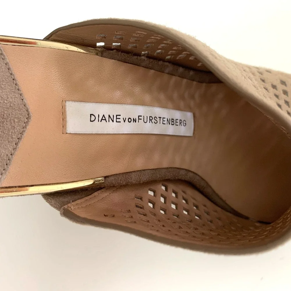 New Diane von Furstenberg Taviano Laser Cut Suede Leather Mule Sandals 6.5 Taupe